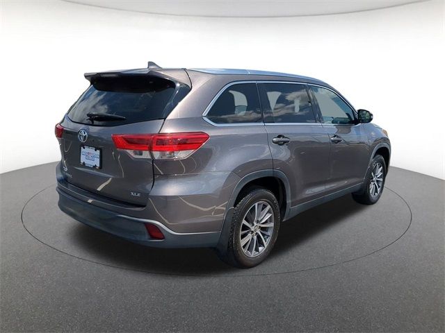 2019 Toyota Highlander SE