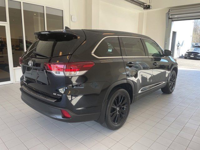 2019 Toyota Highlander SE