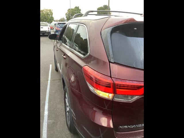 2019 Toyota Highlander SE