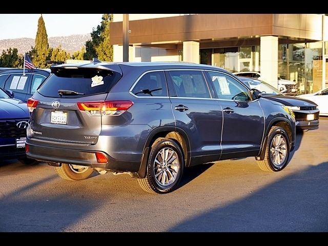 2019 Toyota Highlander SE