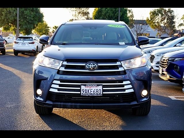 2019 Toyota Highlander SE