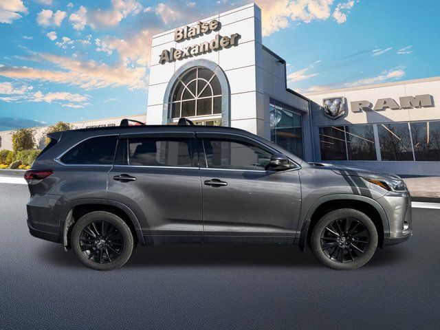 2019 Toyota Highlander SE