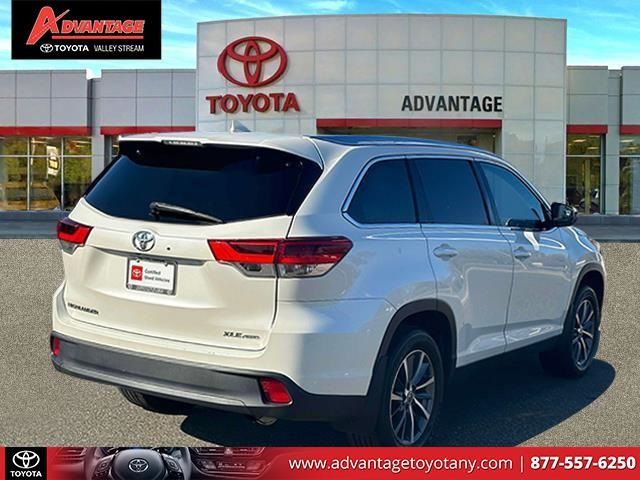 2019 Toyota Highlander SE