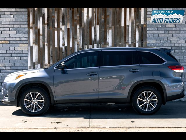 2019 Toyota Highlander SE