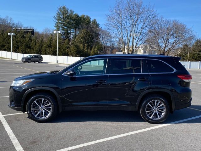 2019 Toyota Highlander SE
