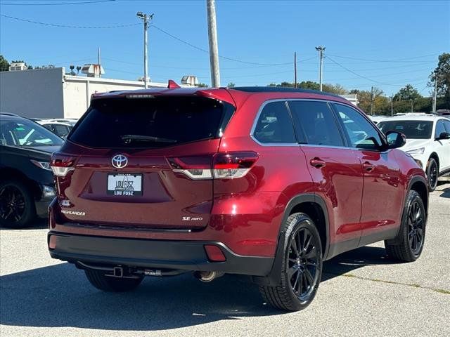 2019 Toyota Highlander SE