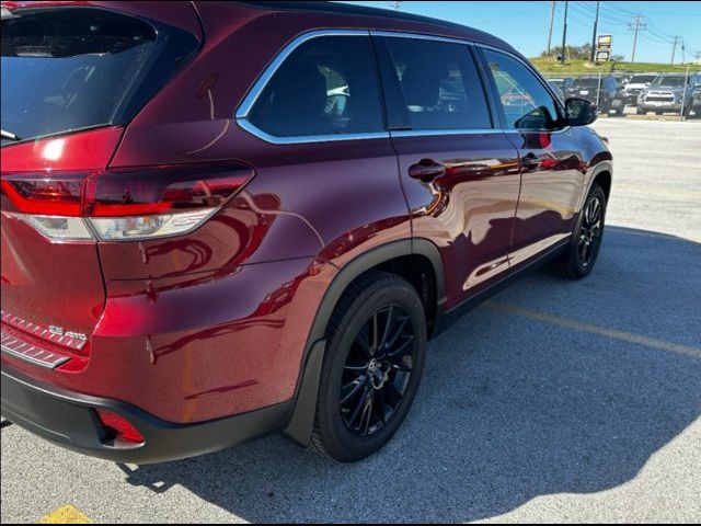 2019 Toyota Highlander SE