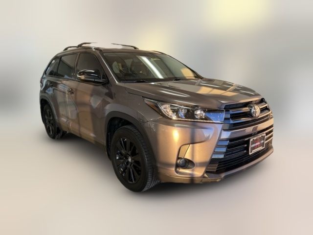 2019 Toyota Highlander SE