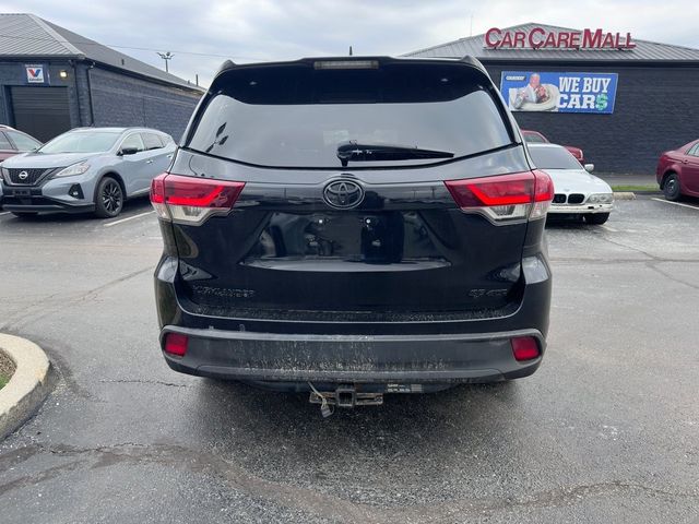 2019 Toyota Highlander SE