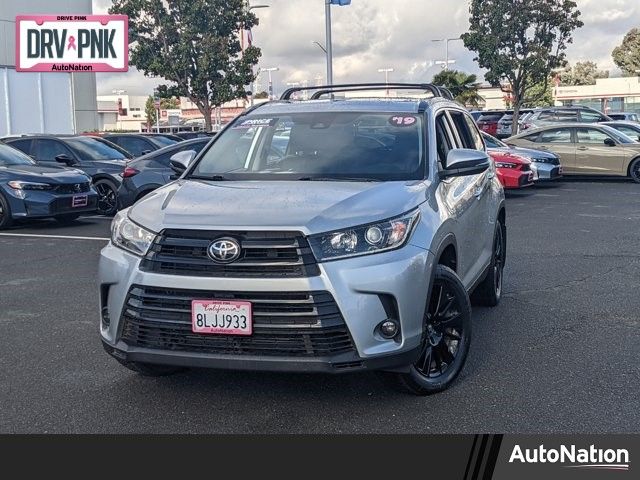 2019 Toyota Highlander SE