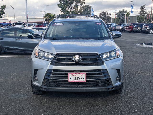 2019 Toyota Highlander SE