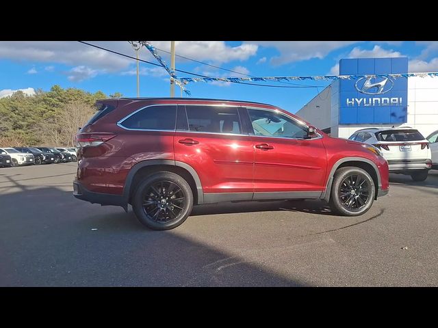 2019 Toyota Highlander SE
