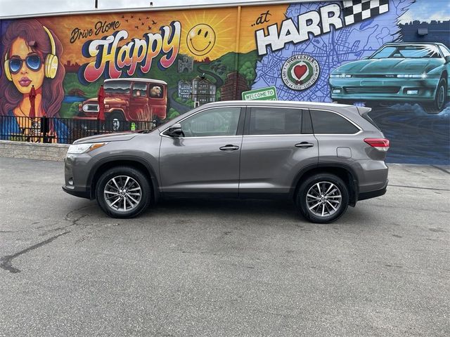 2019 Toyota Highlander SE