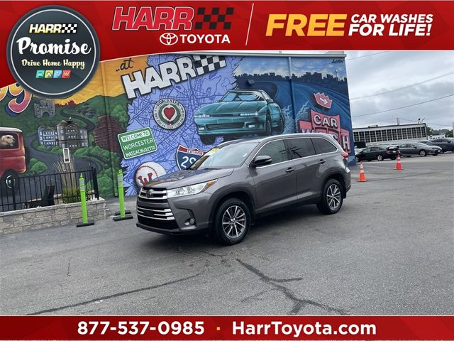 2019 Toyota Highlander SE