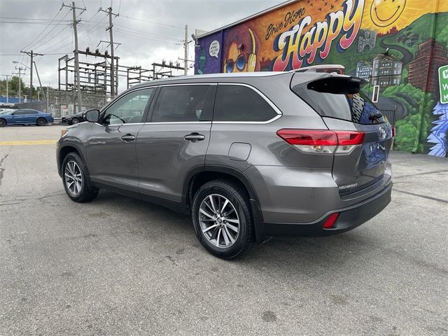 2019 Toyota Highlander SE