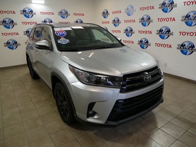 2019 Toyota Highlander SE