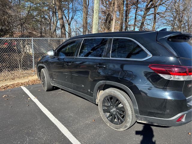 2019 Toyota Highlander SE