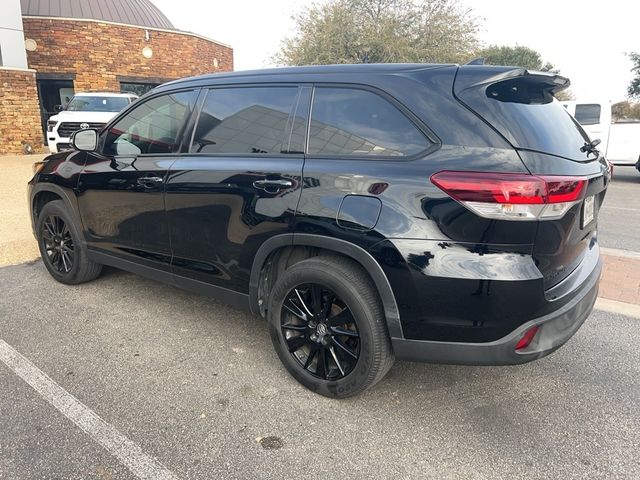 2019 Toyota Highlander SE