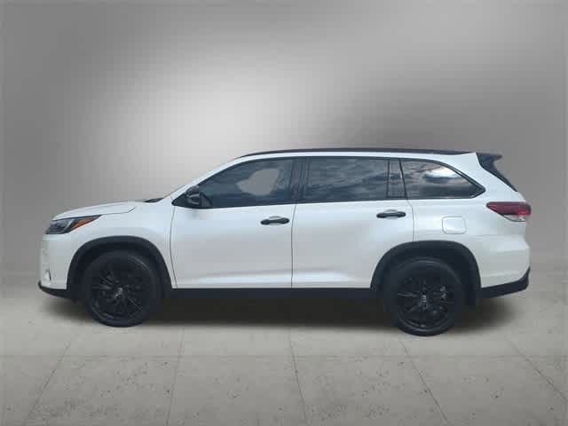 2019 Toyota Highlander SE