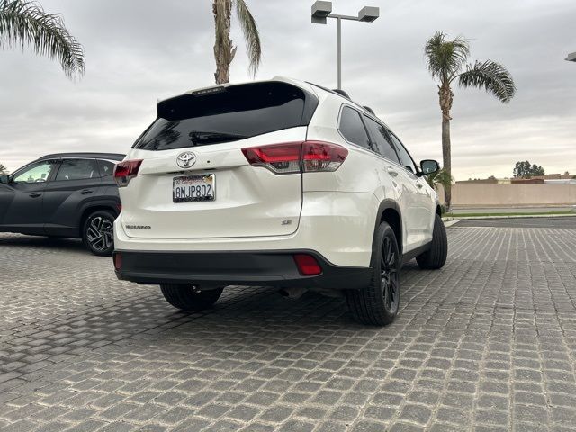 2019 Toyota Highlander SE