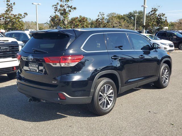 2019 Toyota Highlander SE