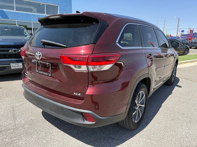 2019 Toyota Highlander SE