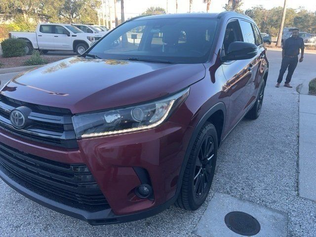 2019 Toyota Highlander SE