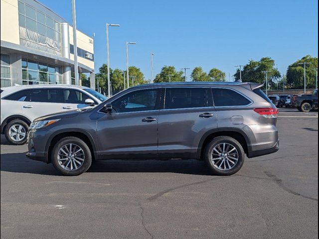 2019 Toyota Highlander SE