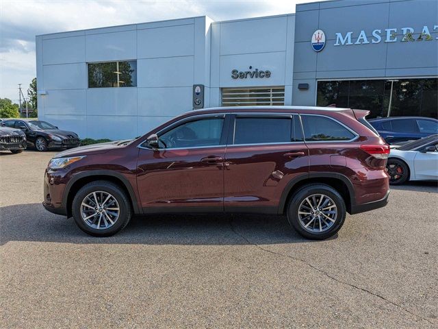 2019 Toyota Highlander SE