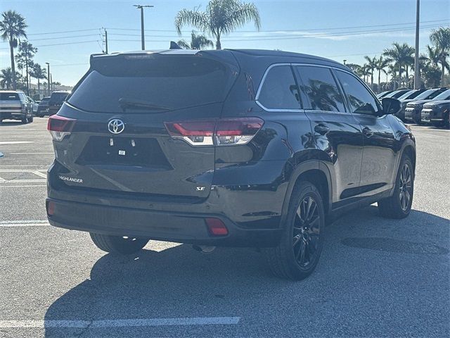 2019 Toyota Highlander SE