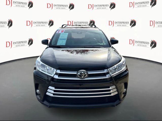 2019 Toyota Highlander SE