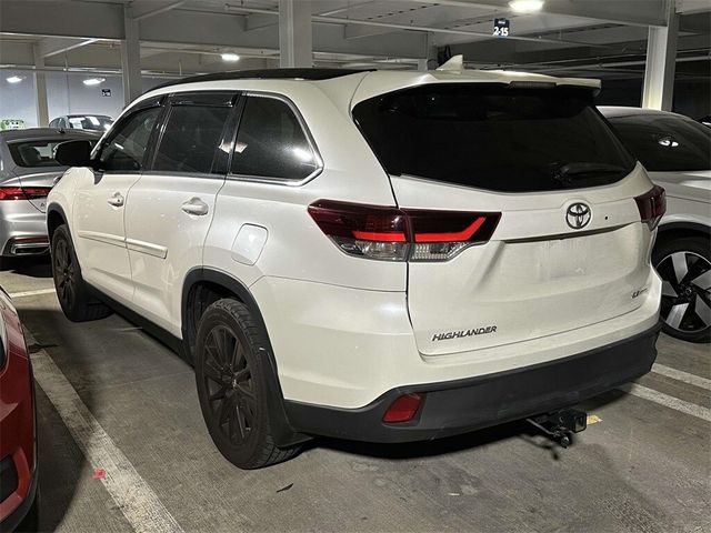 2019 Toyota Highlander SE