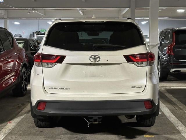 2019 Toyota Highlander SE