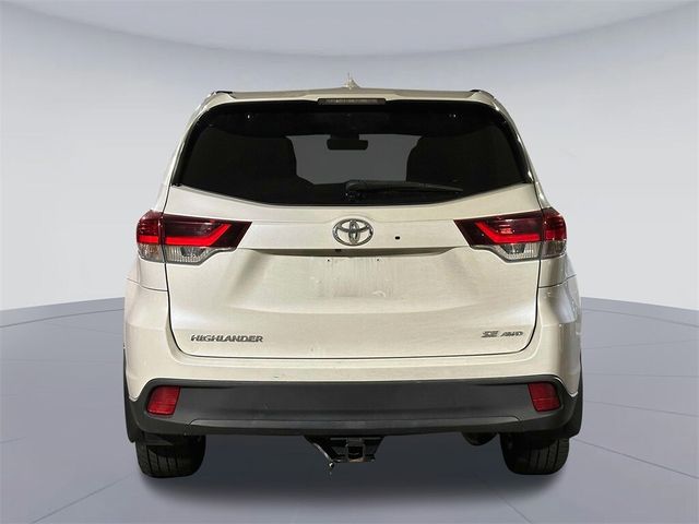 2019 Toyota Highlander SE