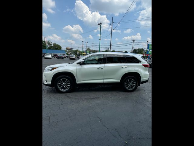 2019 Toyota Highlander SE