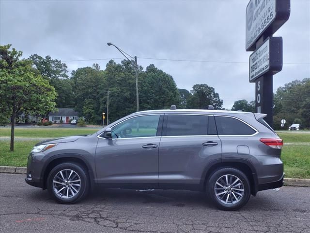 2019 Toyota Highlander SE