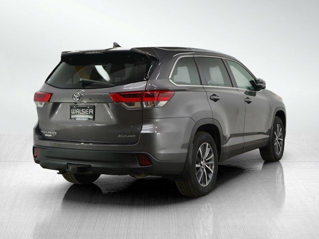 2019 Toyota Highlander SE