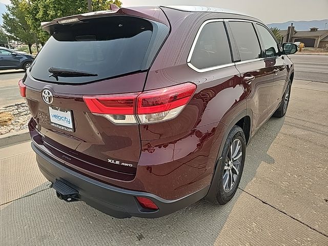 2019 Toyota Highlander SE