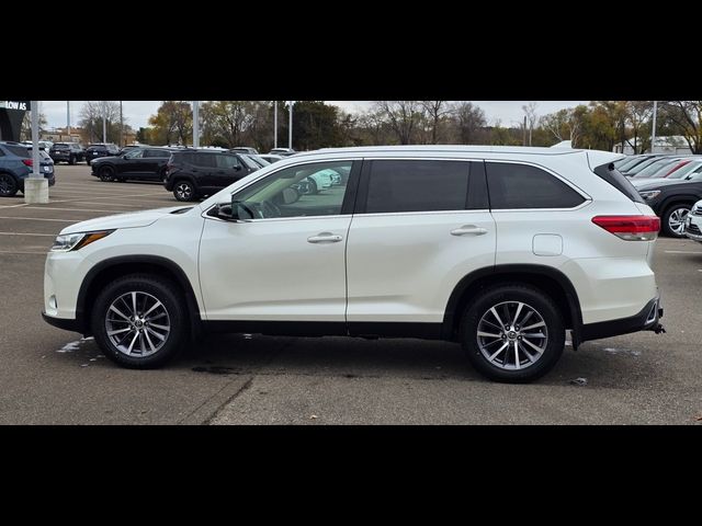 2019 Toyota Highlander SE