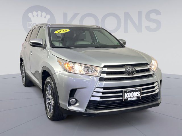 2019 Toyota Highlander SE