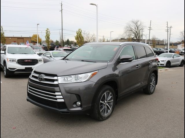 2019 Toyota Highlander SE