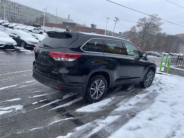 2019 Toyota Highlander SE