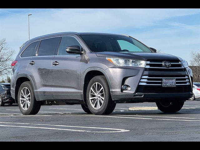 2019 Toyota Highlander SE