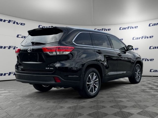 2019 Toyota Highlander SE