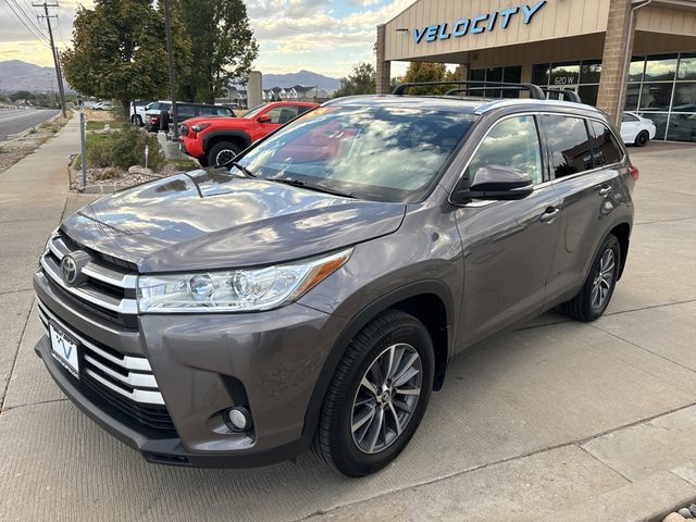 2019 Toyota Highlander SE