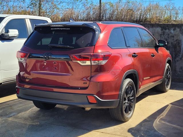 2019 Toyota Highlander SE