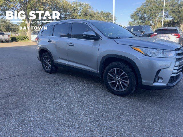 2019 Toyota Highlander 