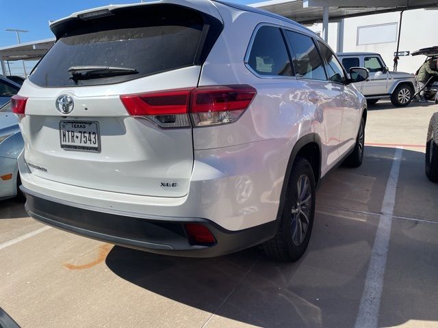 2019 Toyota Highlander SE