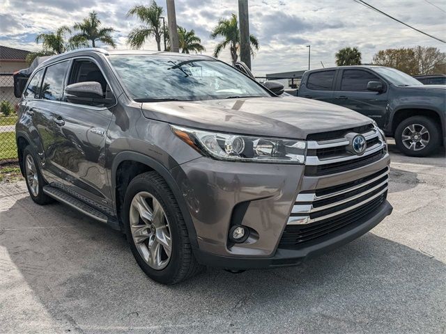 2019 Toyota Highlander 