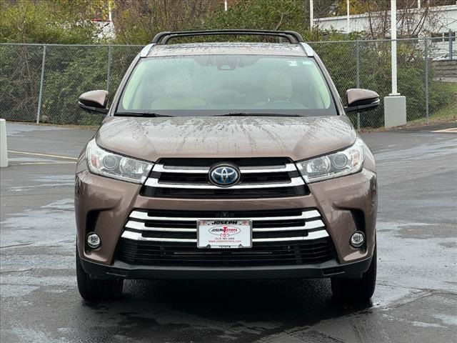 2019 Toyota Highlander Hybrid Limited Platinum